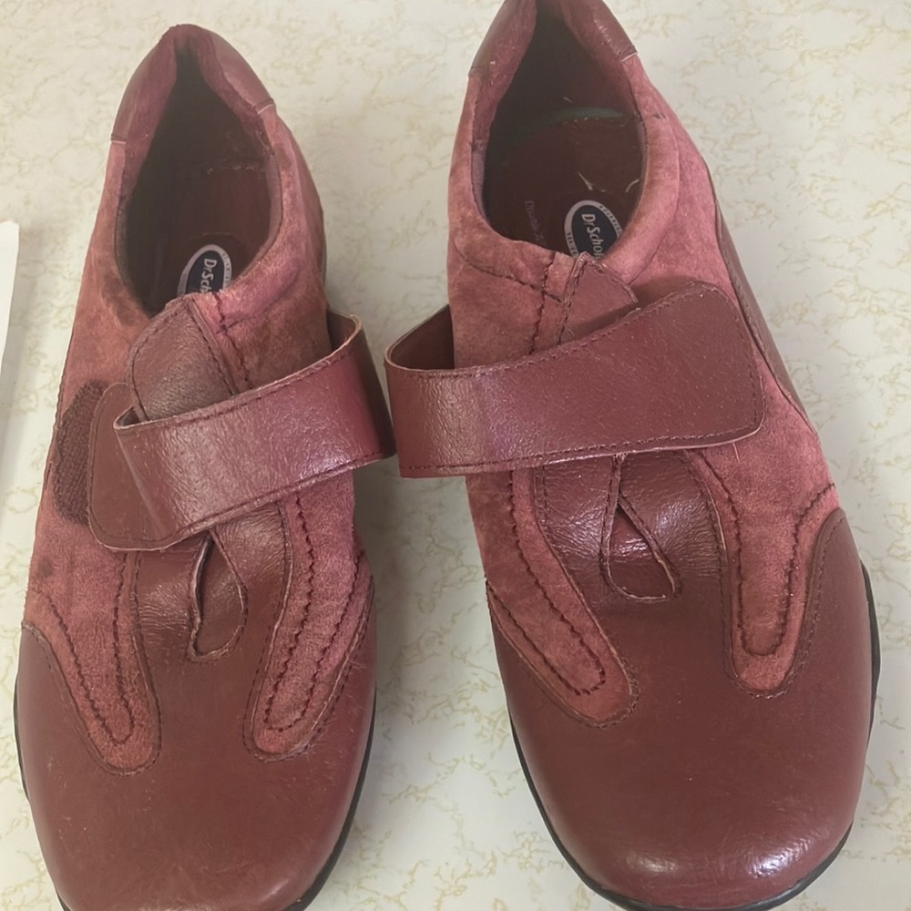 Doctor scholls Women's Burgundy Shoes 6